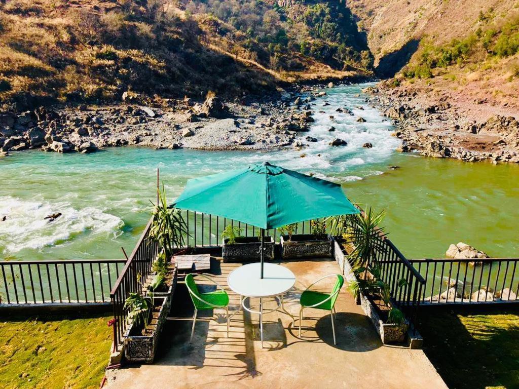 Hotel La Orilla Muzaffarabad Exteriér fotografie