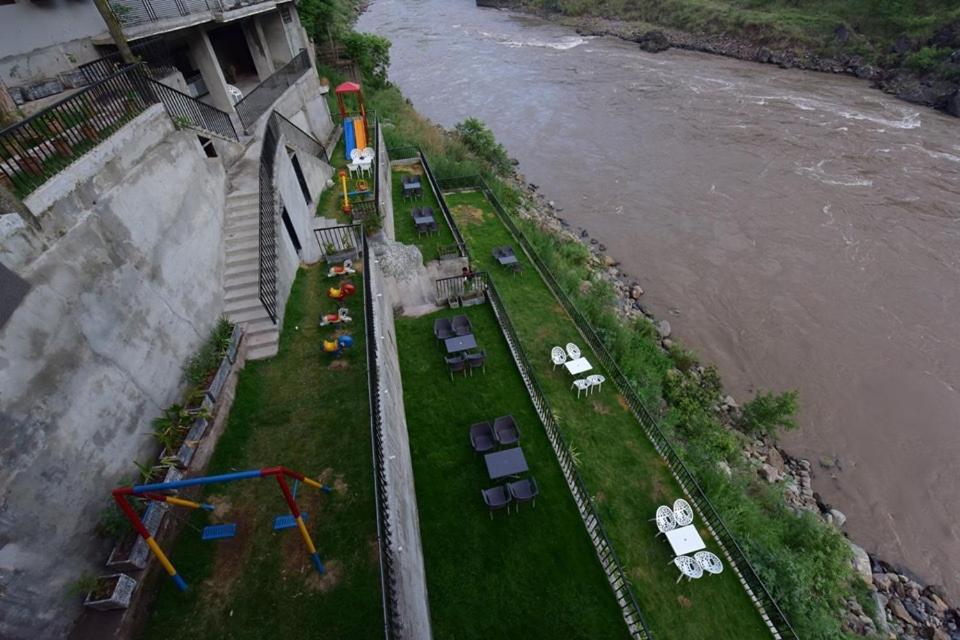 Hotel La Orilla Muzaffarabad Exteriér fotografie