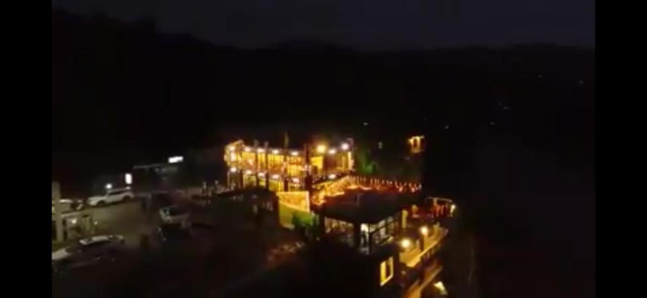 Hotel La Orilla Muzaffarabad Exteriér fotografie